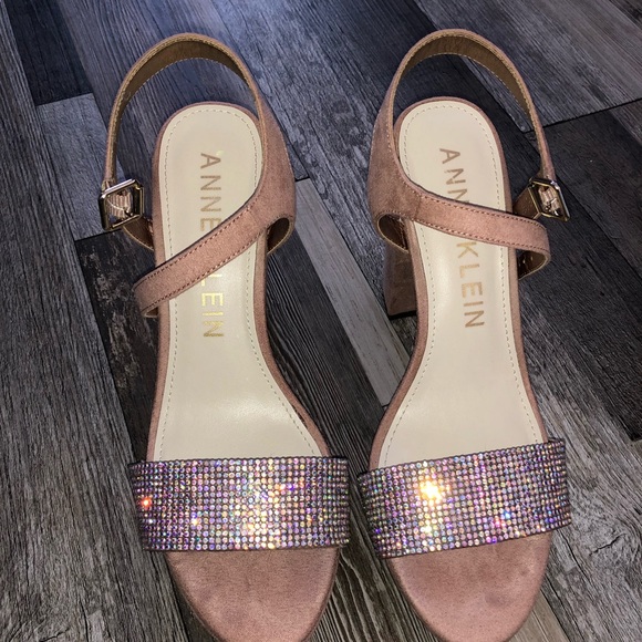 Anne Taylor sparkling sandal.  Size 7 1/5.  Worn to a wedding! - Picture 6 of 10